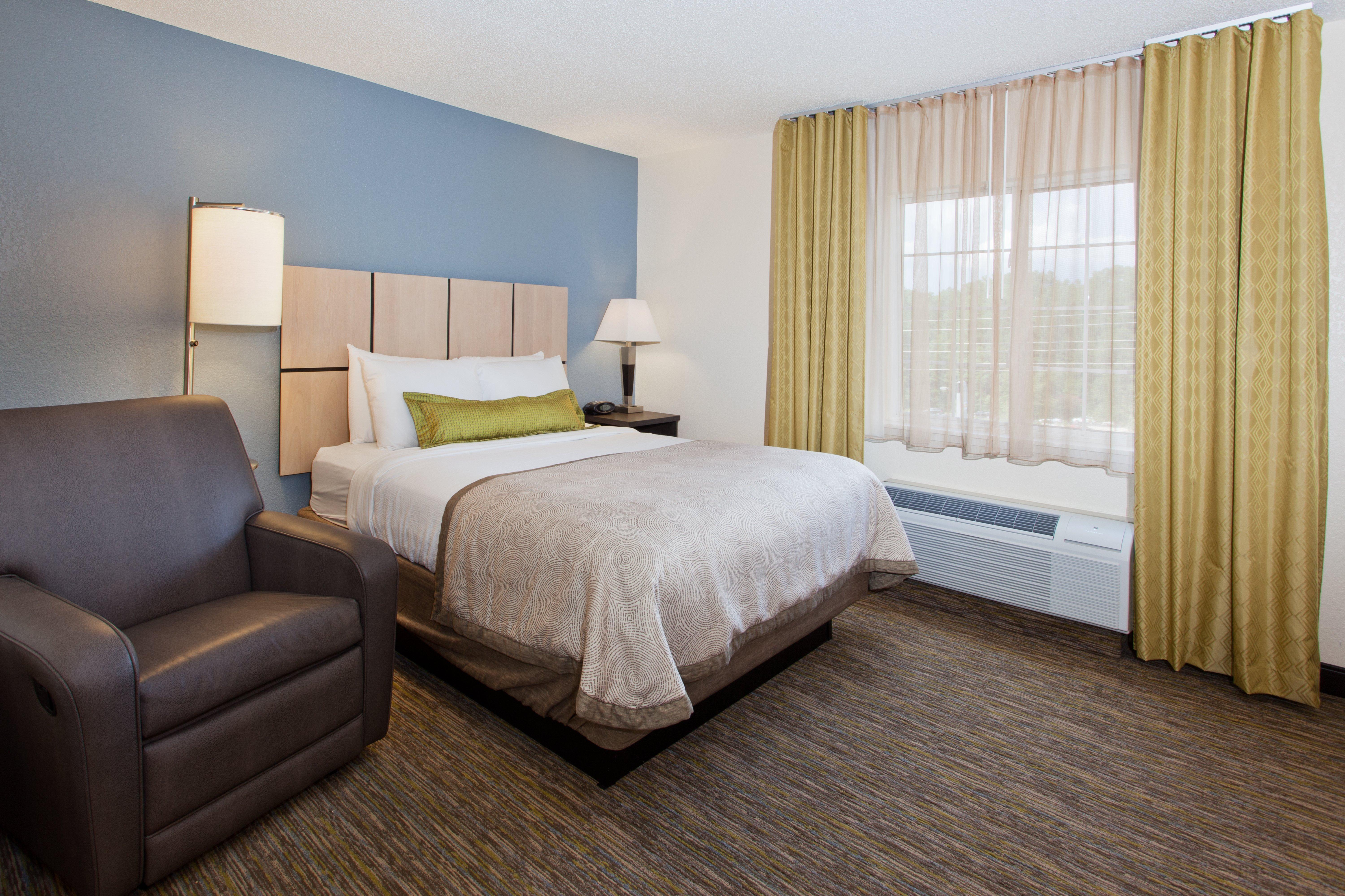 Sonesta Simply Suites Huntsville Research Park Экстерьер фото