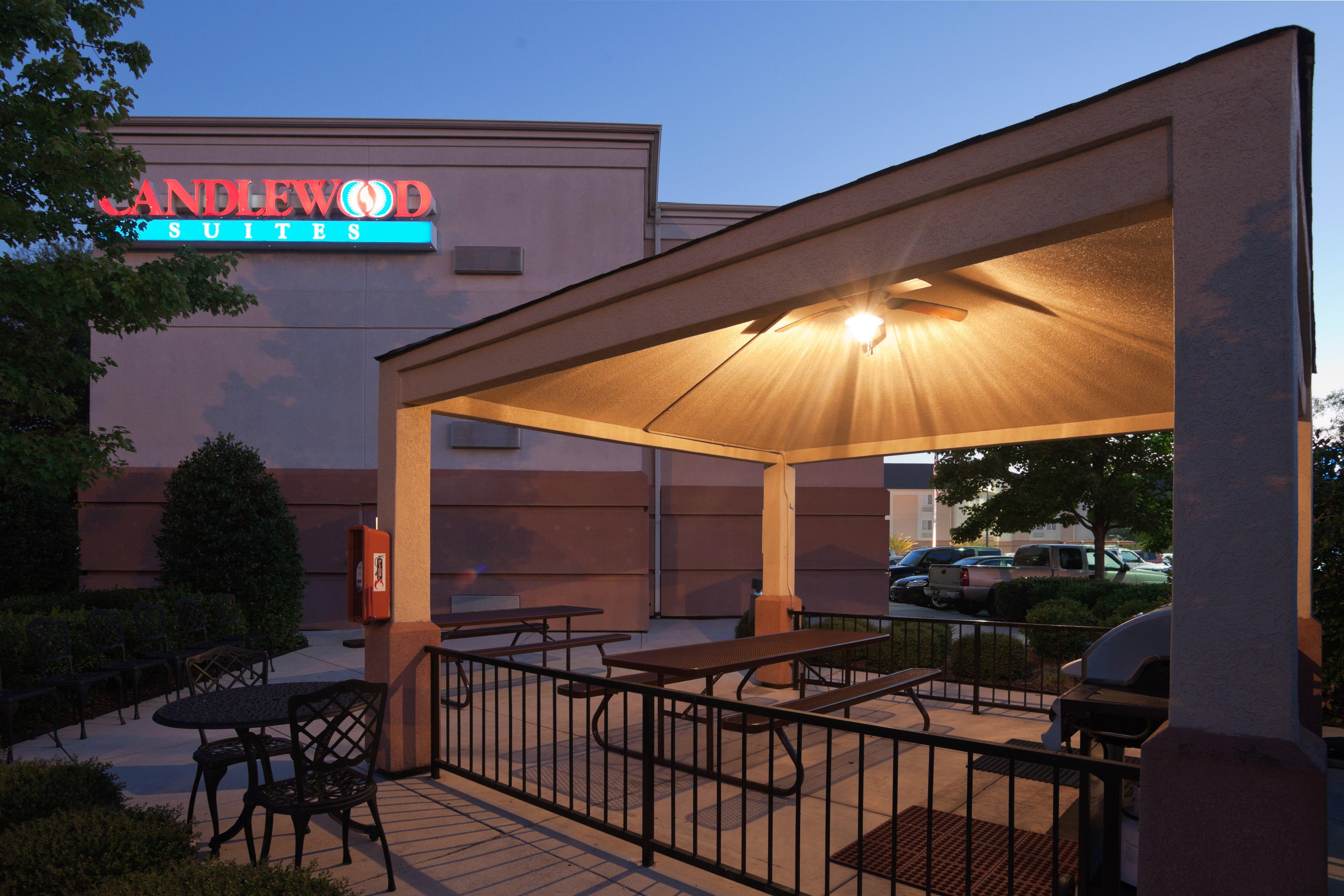 Sonesta Simply Suites Huntsville Research Park Экстерьер фото