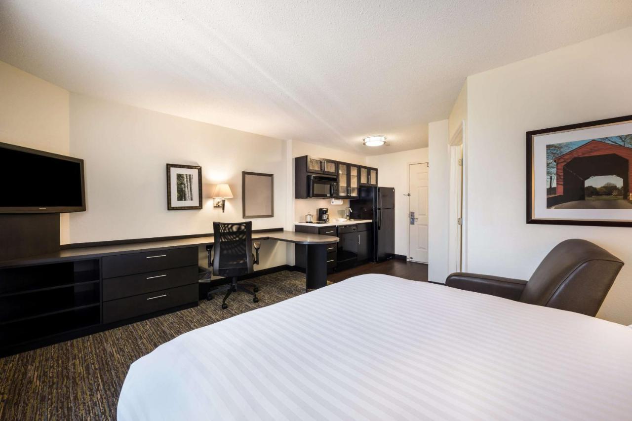 Sonesta Simply Suites Huntsville Research Park Экстерьер фото