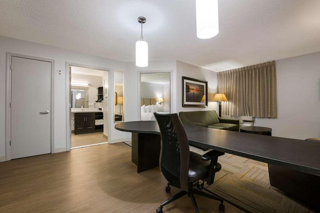 Sonesta Simply Suites Huntsville Research Park Номер фото