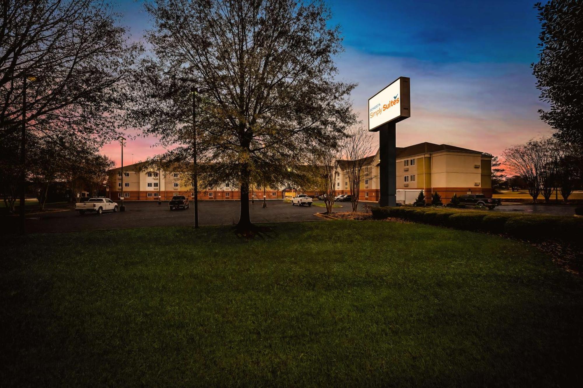 Sonesta Simply Suites Huntsville Research Park Экстерьер фото
