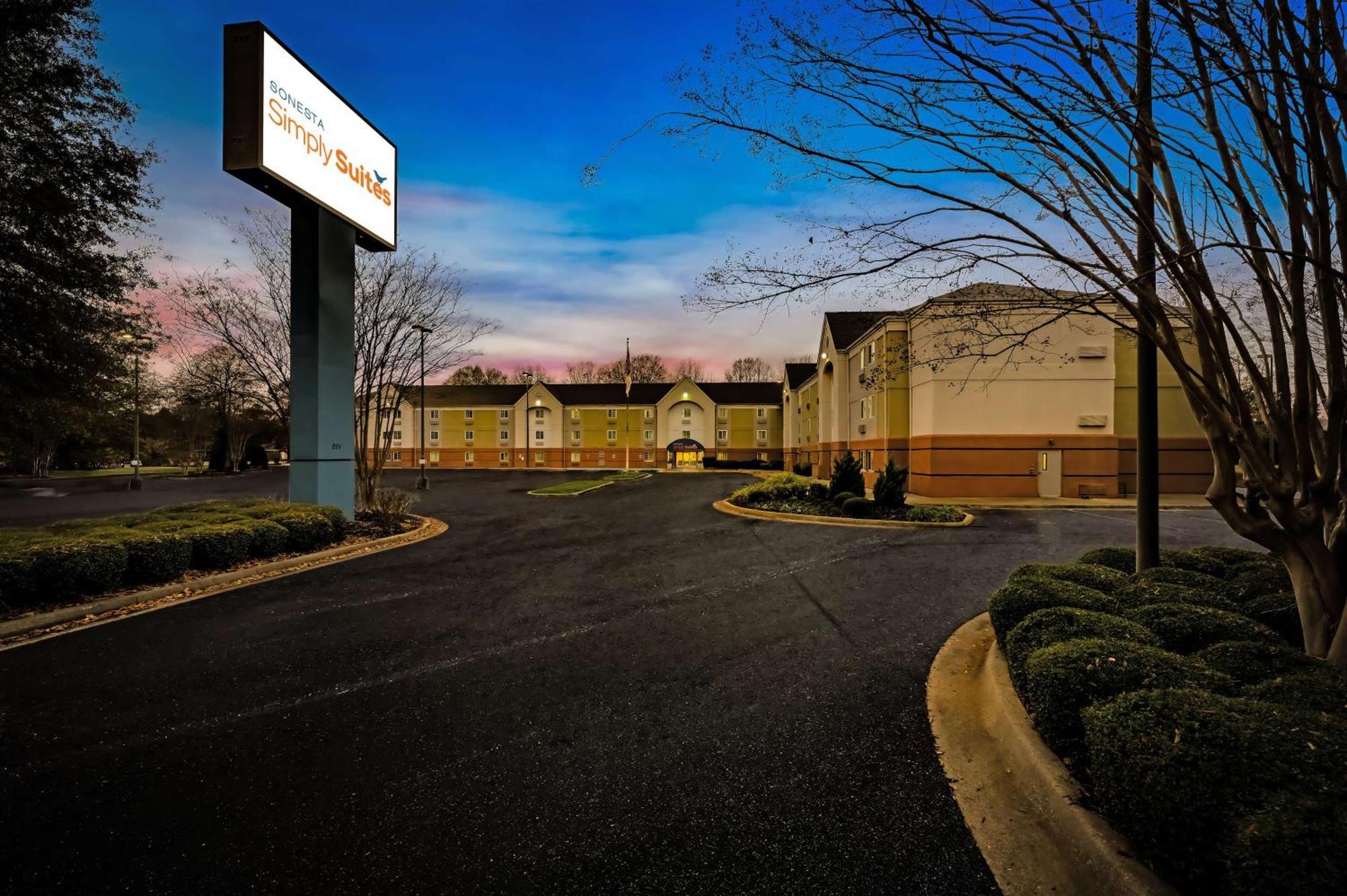 Sonesta Simply Suites Huntsville Research Park Экстерьер фото