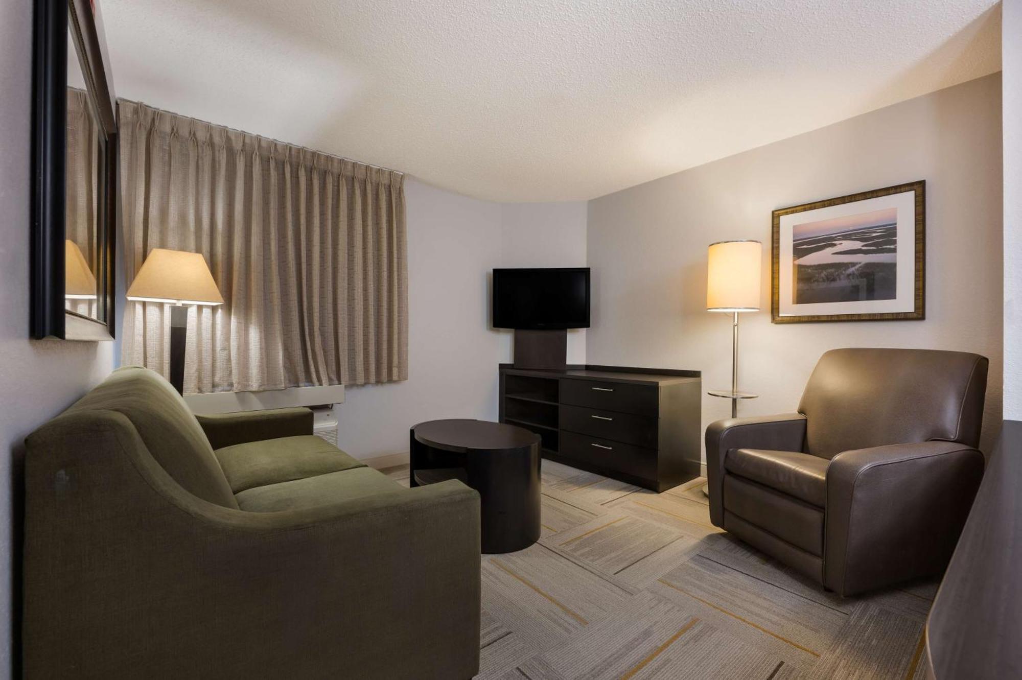 Sonesta Simply Suites Huntsville Research Park Экстерьер фото