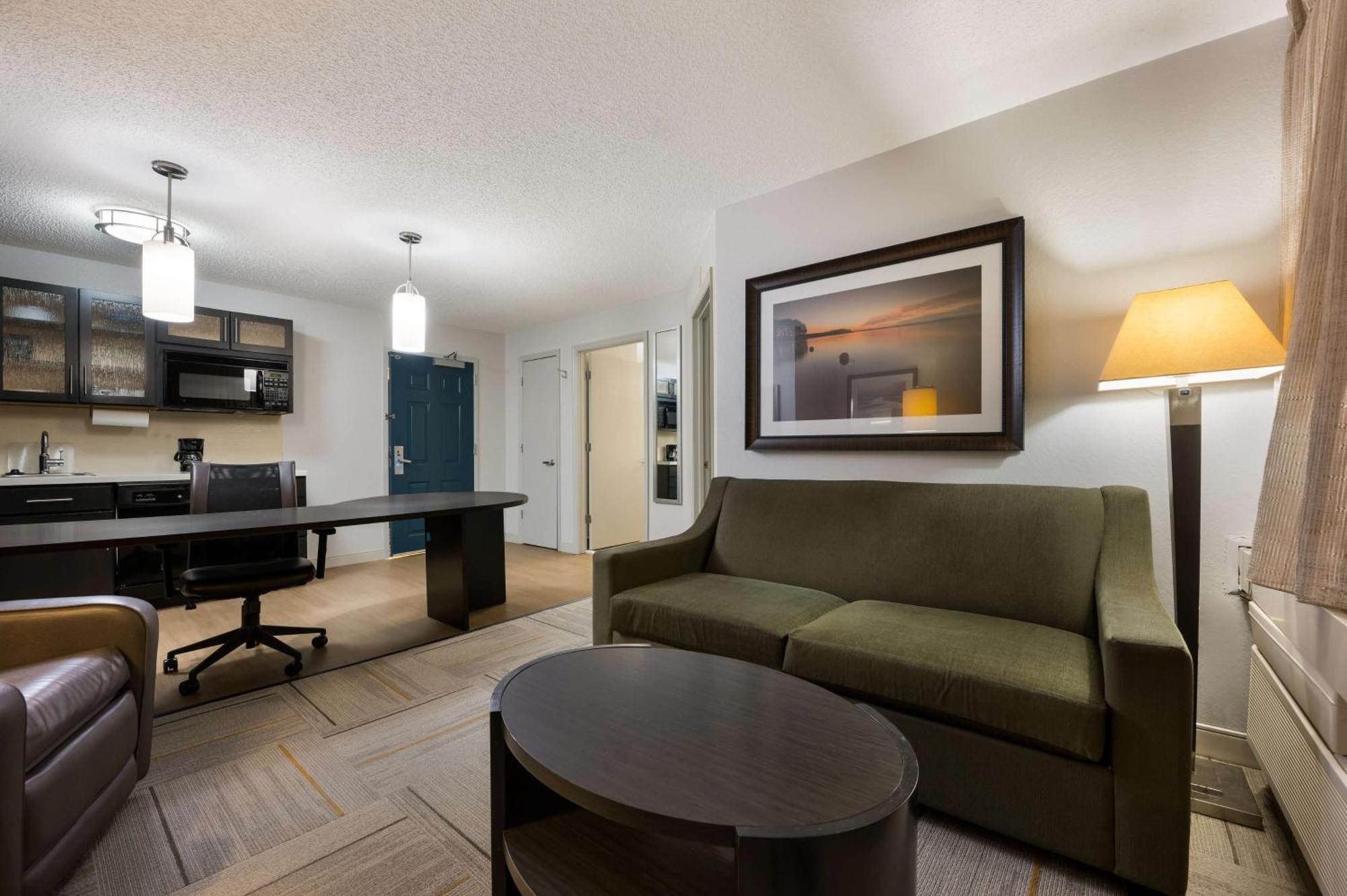 Sonesta Simply Suites Huntsville Research Park Экстерьер фото