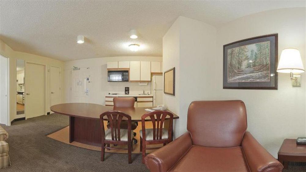 Sonesta Simply Suites Huntsville Research Park Экстерьер фото