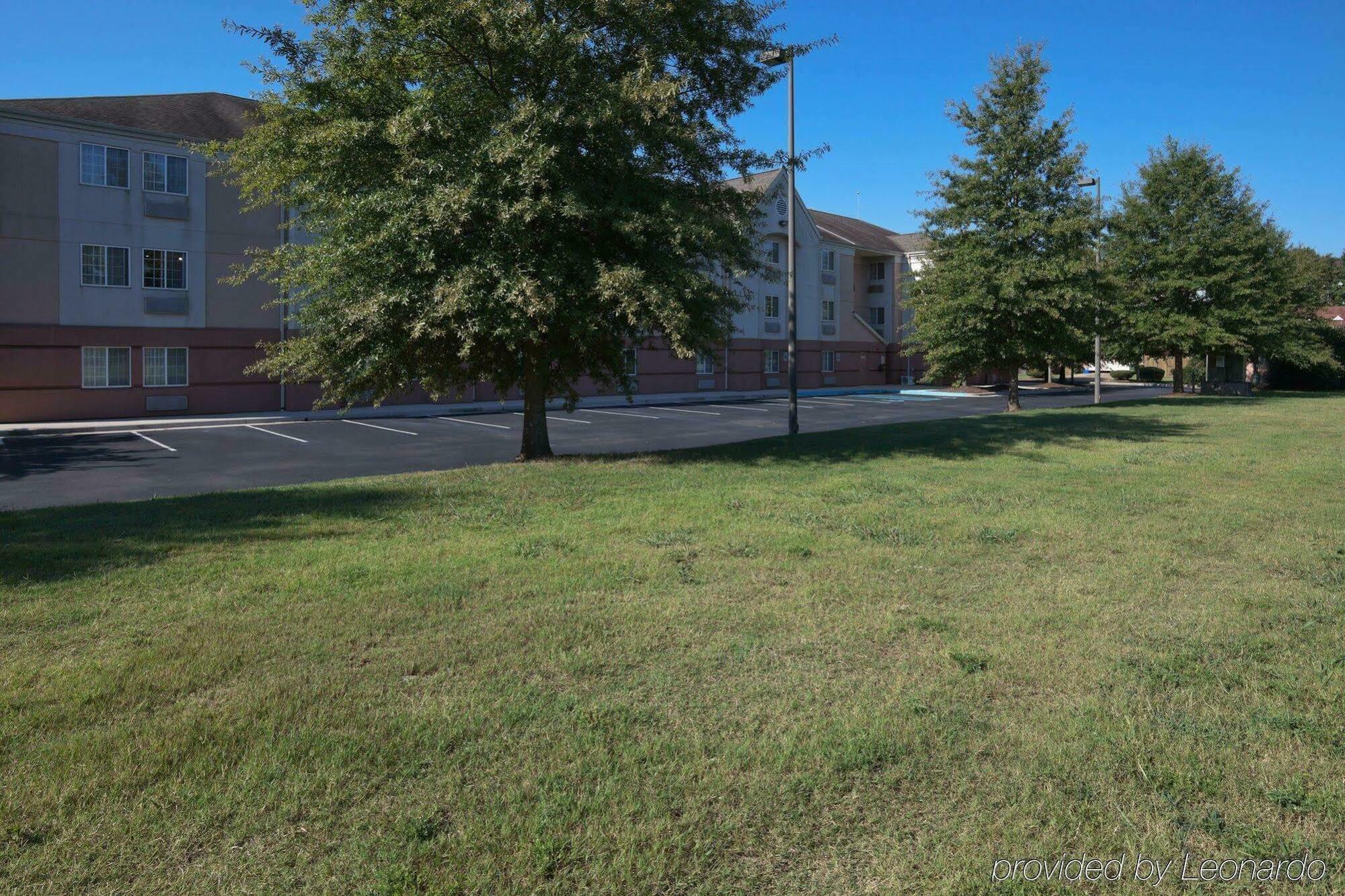 Sonesta Simply Suites Huntsville Research Park Экстерьер фото